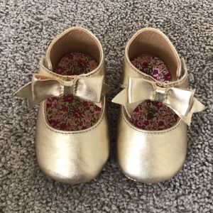 Beautiful gold baby girl shoes